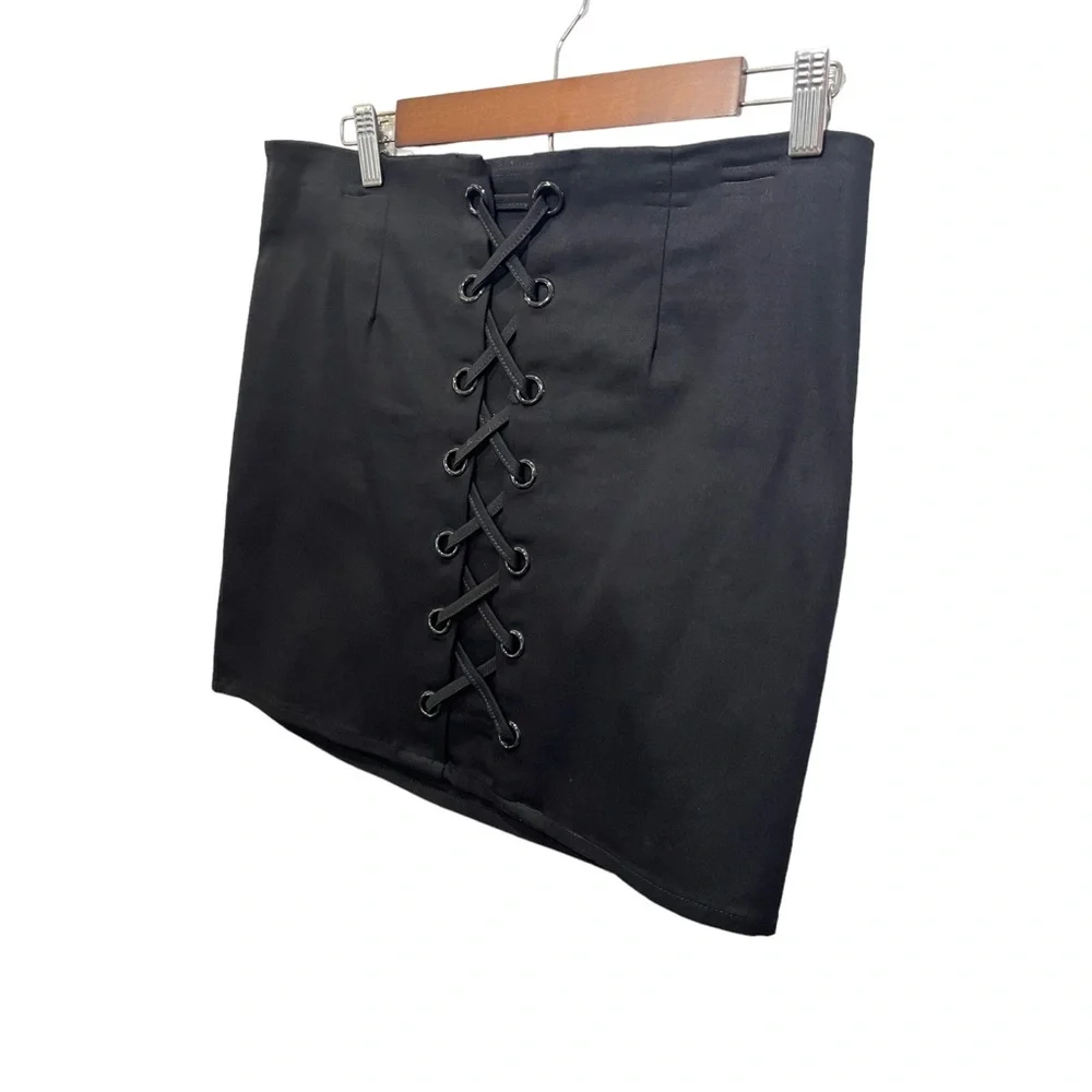 RUE  21 BLACK LACE UP GROMMET STYLE FRONT & BACK STRETCH WAIST SZ  LARGE NWT - Picture 4 of 6